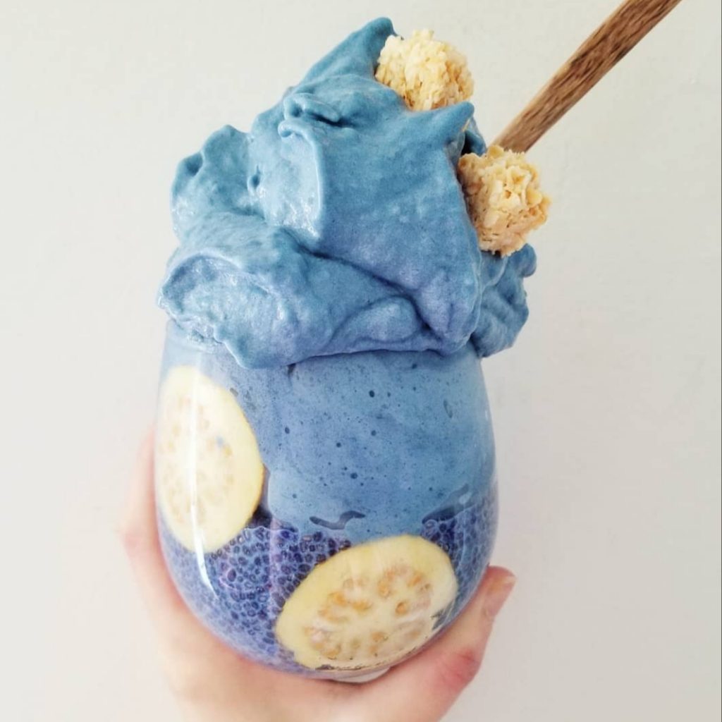 blue spirulina chia pudding smoothie