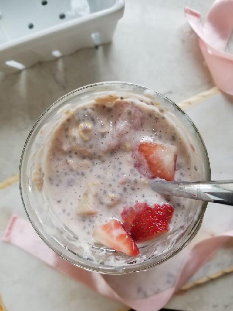 strawberries and cream overnight oats